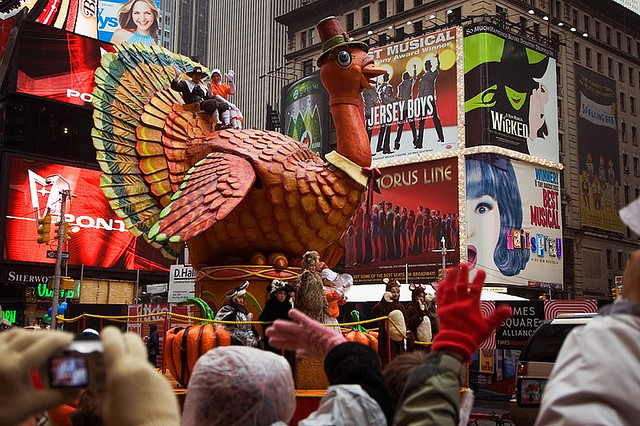 Thanksgiving Day Parade by martha_chapa95 is licensed under CC BY 2.0.